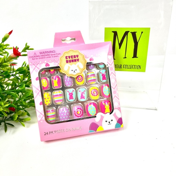 Every Bunny Press On Nails 24PK - Picture 1 of 12